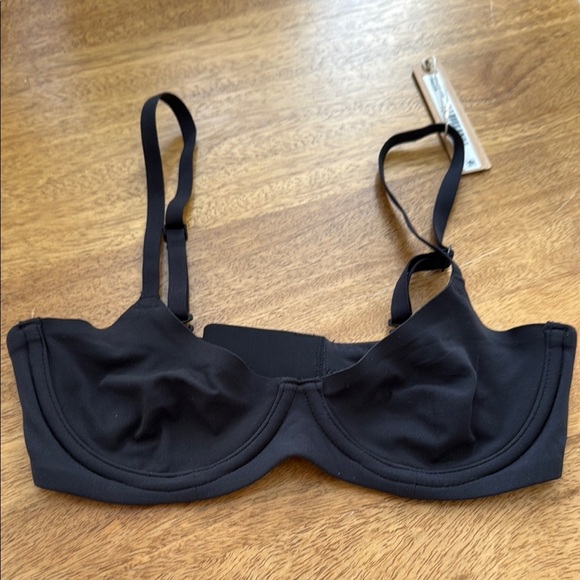 SKIMS bra 32B - Picture 1 of 2